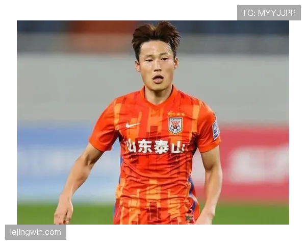 孙准浩赛场上拼到最后一秒，赛后在超市门口掏出让人瞬间安静的那张卡